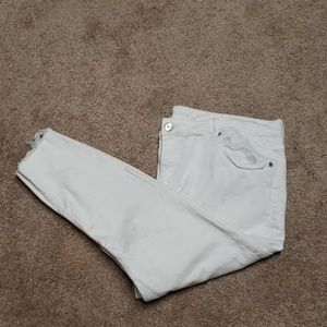 White skinny jeans